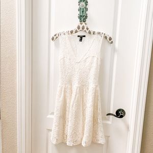 Forever21 Cream Lace V Neck Sleeveless Dress Size Small